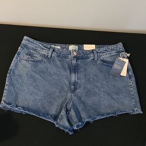 New Universal Thread plus size 18 denim blue jean shorts